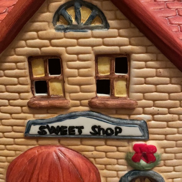Sweet Shop Light Ceramic Christmas House, New, Colorful - Picture 3 of 8